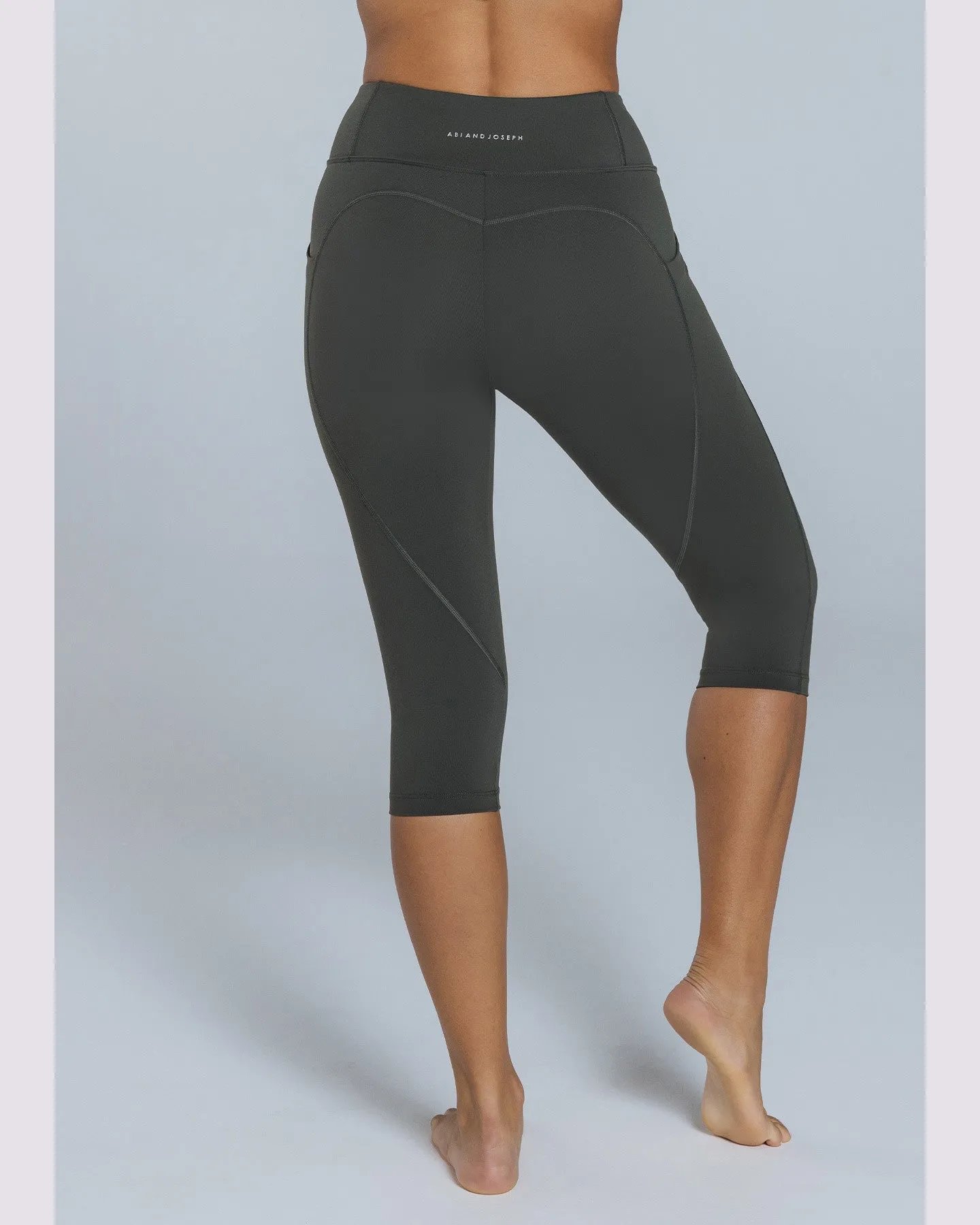 Abi and Joseph Bella Dual Pocket 3/4 Legging - Dark Olive