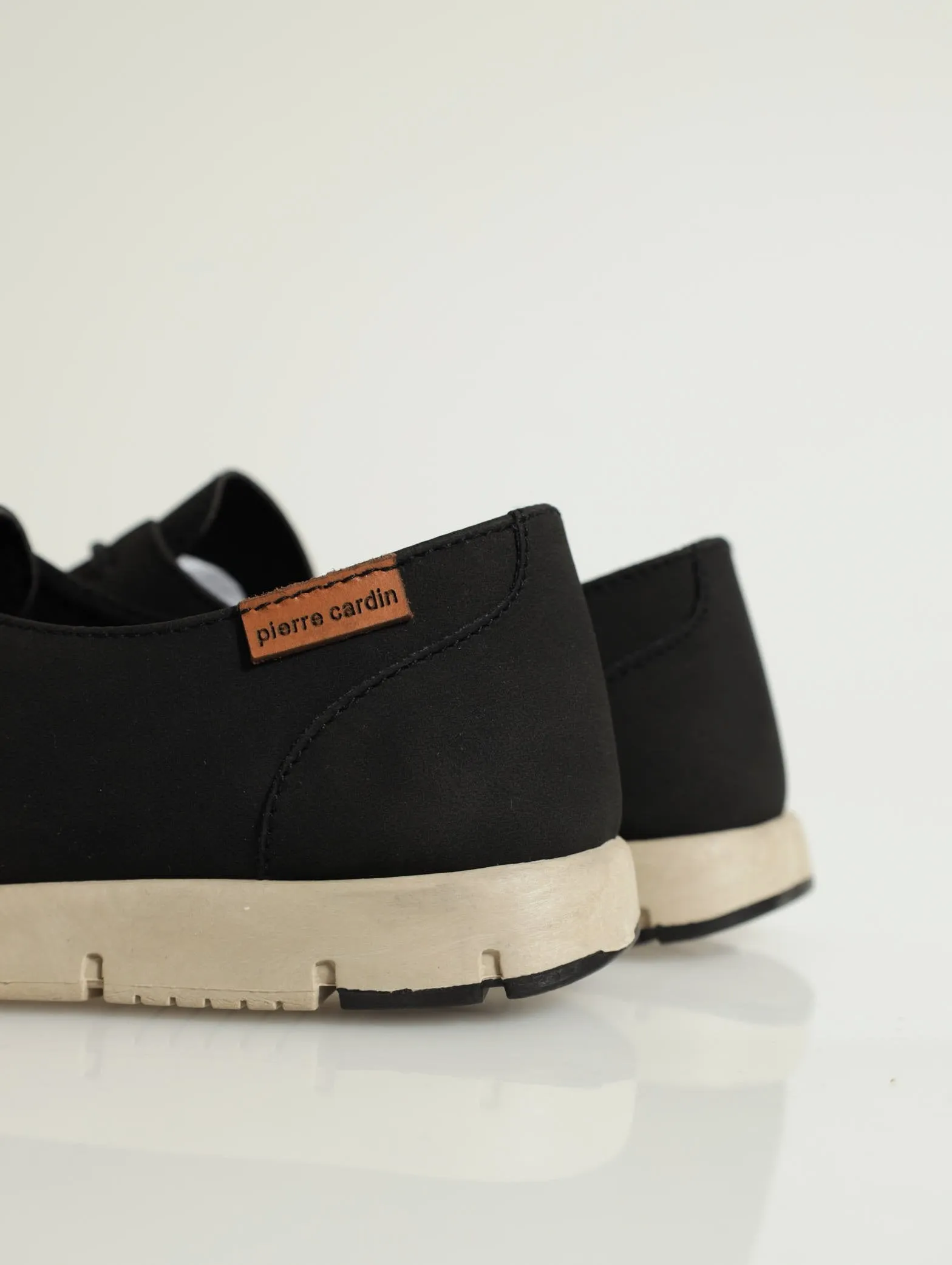 Casual Lace Up Sneaker - Black