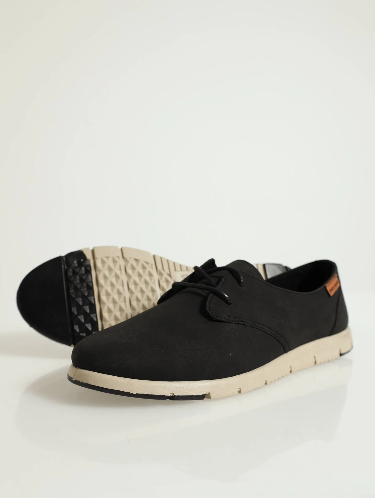 Casual Lace Up Sneaker - Black