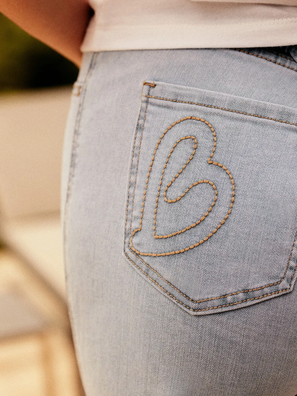 Charlie B Cropped Pull-On Jeans with Hem Tab - Bleach Blue