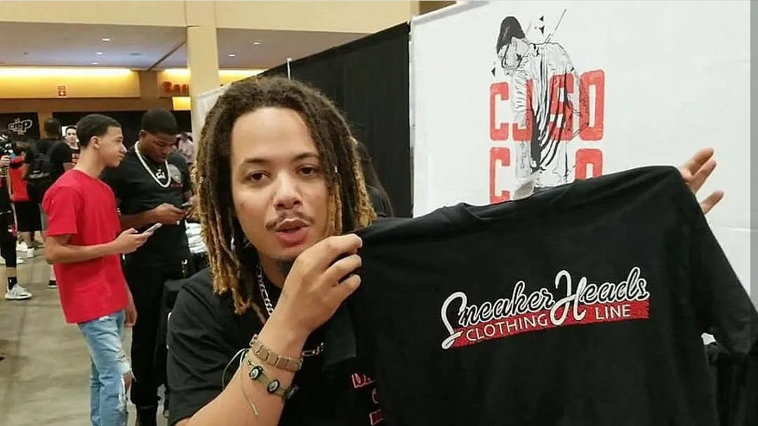 Exclusive SNEAKERHEADS CLOTHING LINE LE Shirt