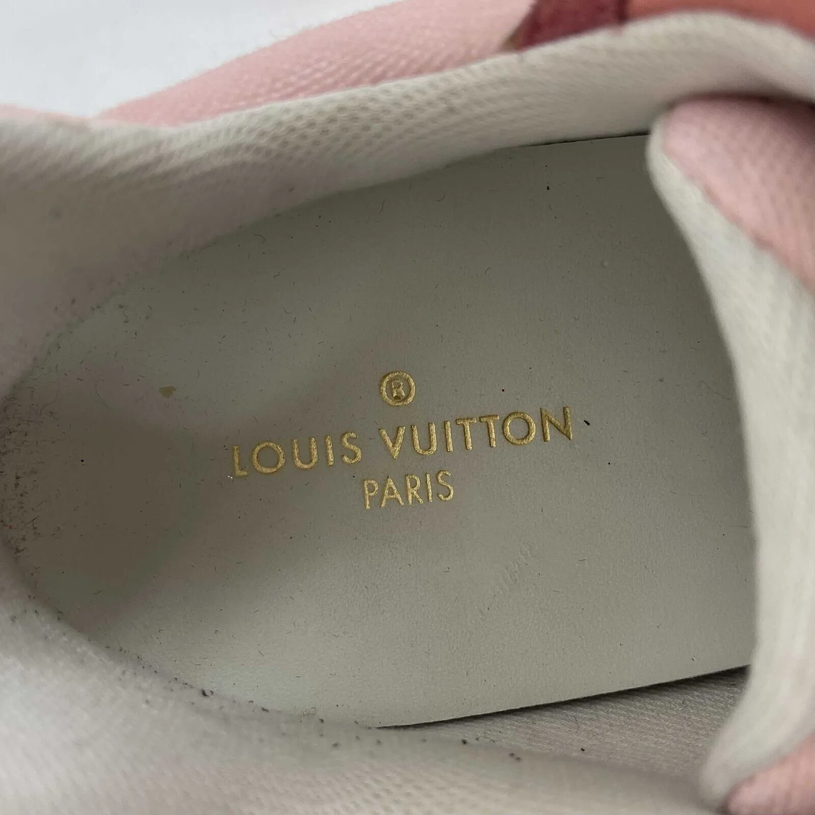 Louis Vuitton - Low Top Sneaker White Pink Suede Run Away - Pink 40 US 10