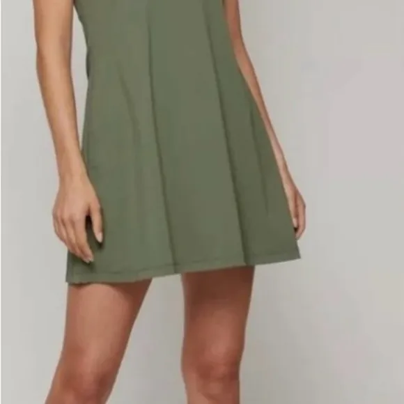NWT Fourlaps leisure/athletic dress with shorts and pocket.  Size small