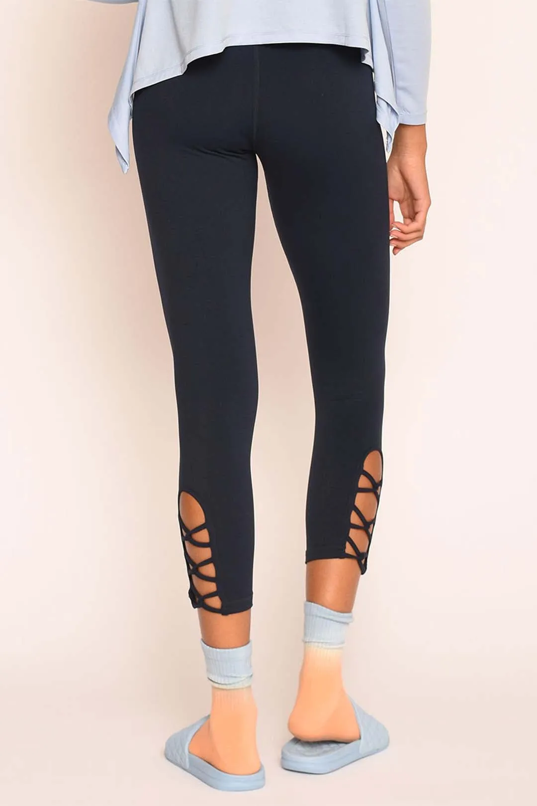 Strechy High-Waist Capri Legging with Calf Cross Straps 23"