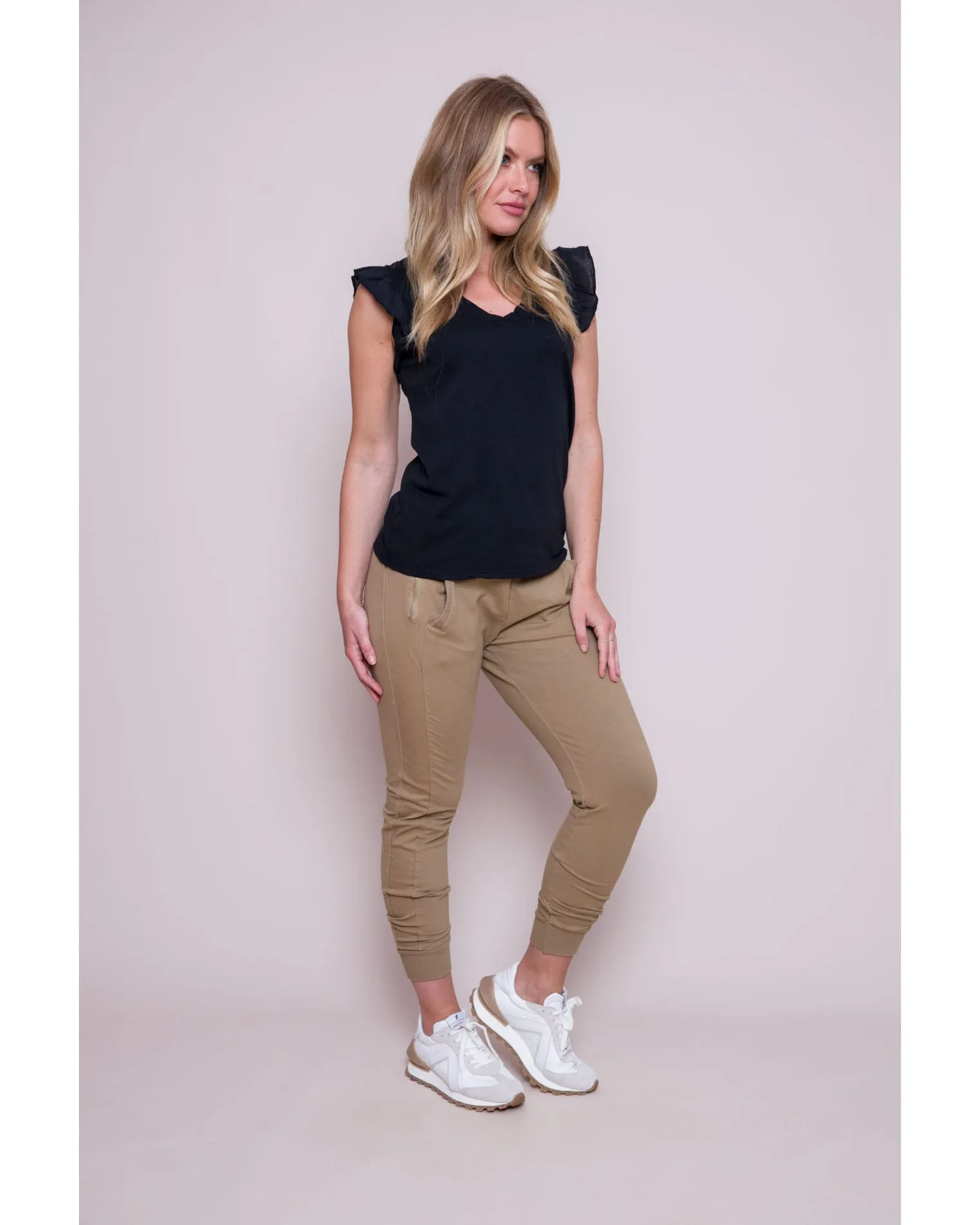 Suzy D Ultimate Jogger - Camel