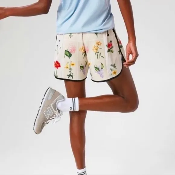 Tuckernuck fresh buds floral jogging shorts