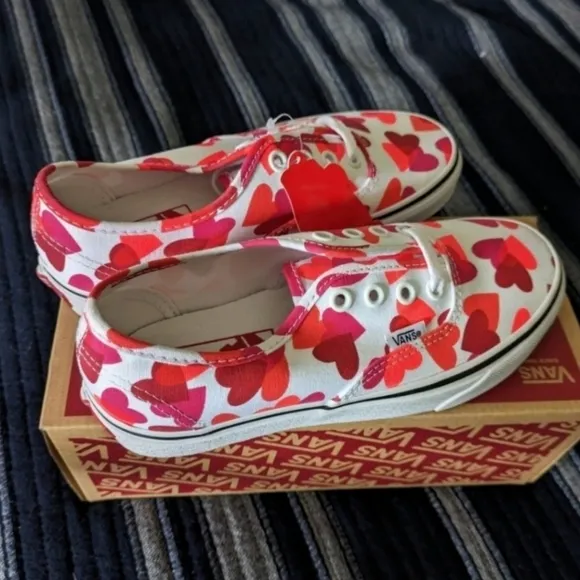 Vans Authentic Valentine Hearts Girls 3.5 Youth VNOA348A40Q Red and White 022025