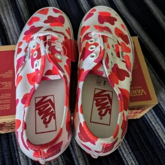 Vans Authentic Valentine Hearts Girls 3.5 Youth VNOA348A40Q Red and White 022025