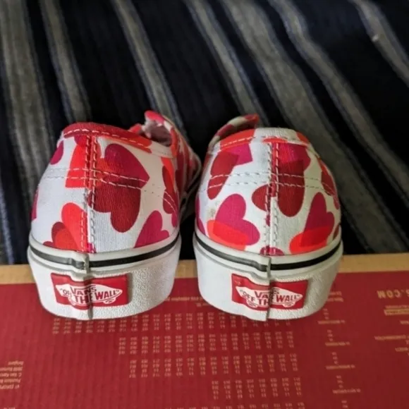Vans Authentic Valentine Hearts Girls 3.5 Youth VNOA348A40Q Red and White 022025