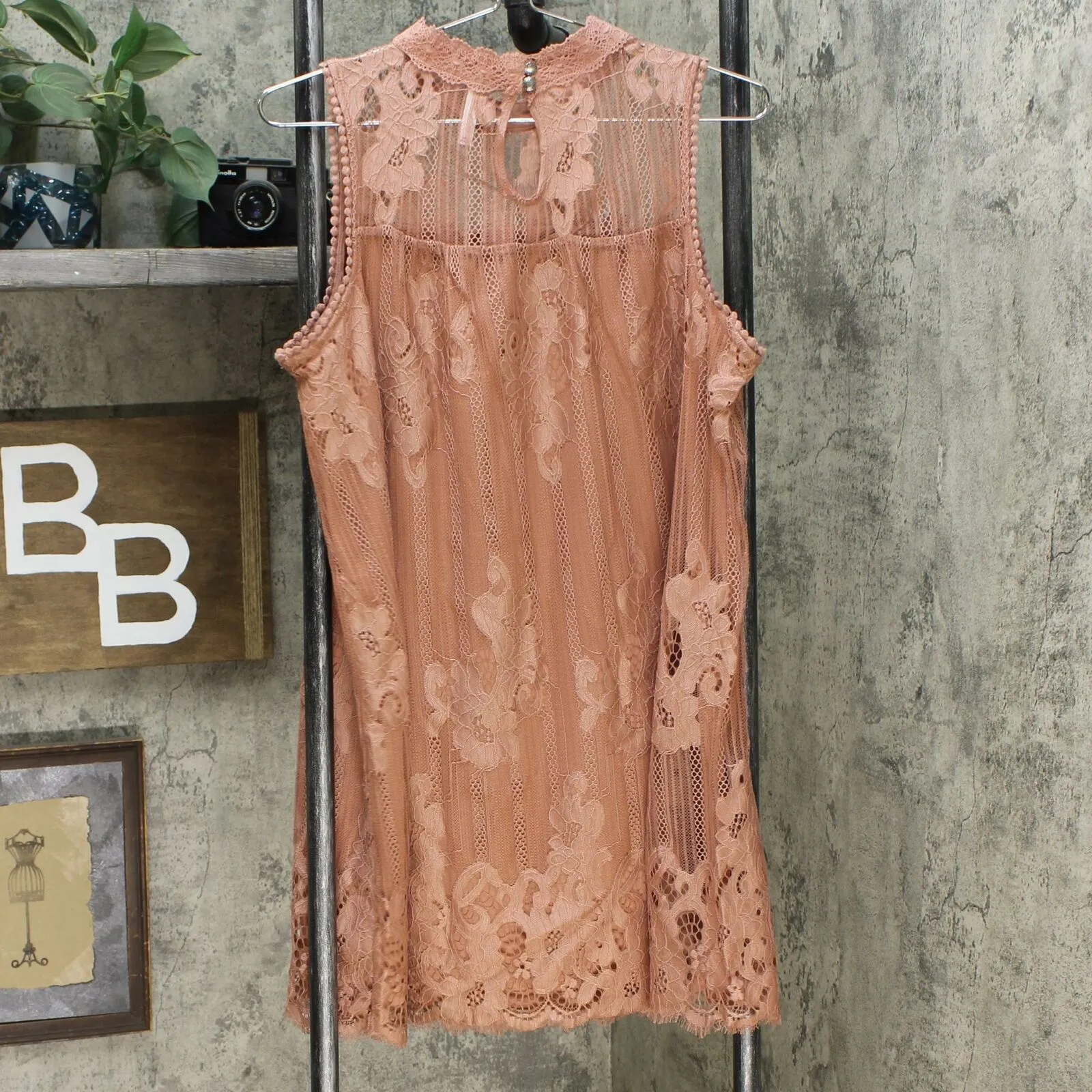 Xhilaration Women's Lace Mockneck Lined Shift Mini Dress Mauve Large